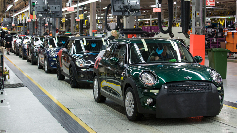 Κλείνουν προσωρινά τα εργοστάσια των ΜΙΝΙ και Rolls-Royce λόγω Brexit